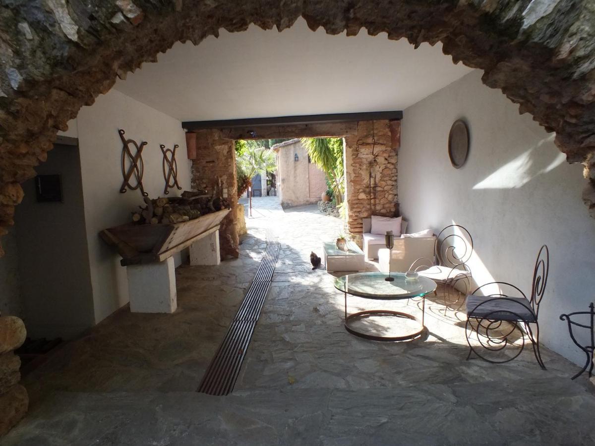 Casa9 Hotel Thuir Exterior photo